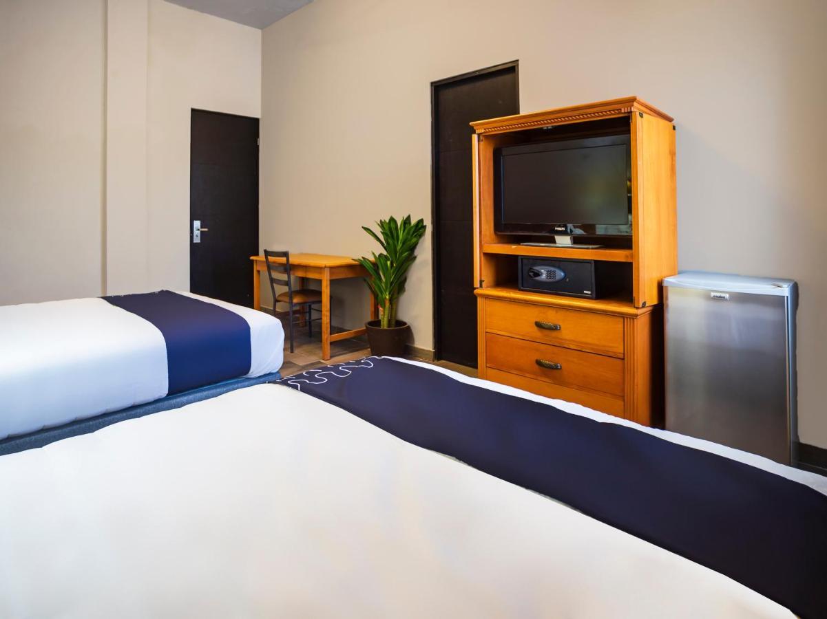 Hotel Boutique De Firma モンテレー エクステリア 写真