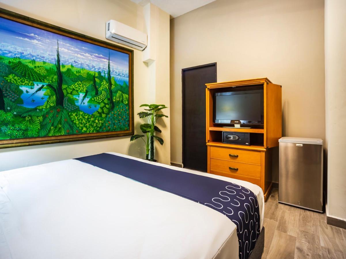 Hotel Boutique De Firma モンテレー エクステリア 写真