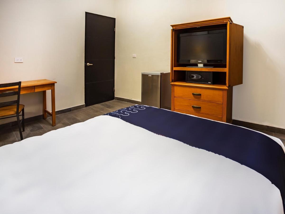 Hotel Boutique De Firma モンテレー エクステリア 写真